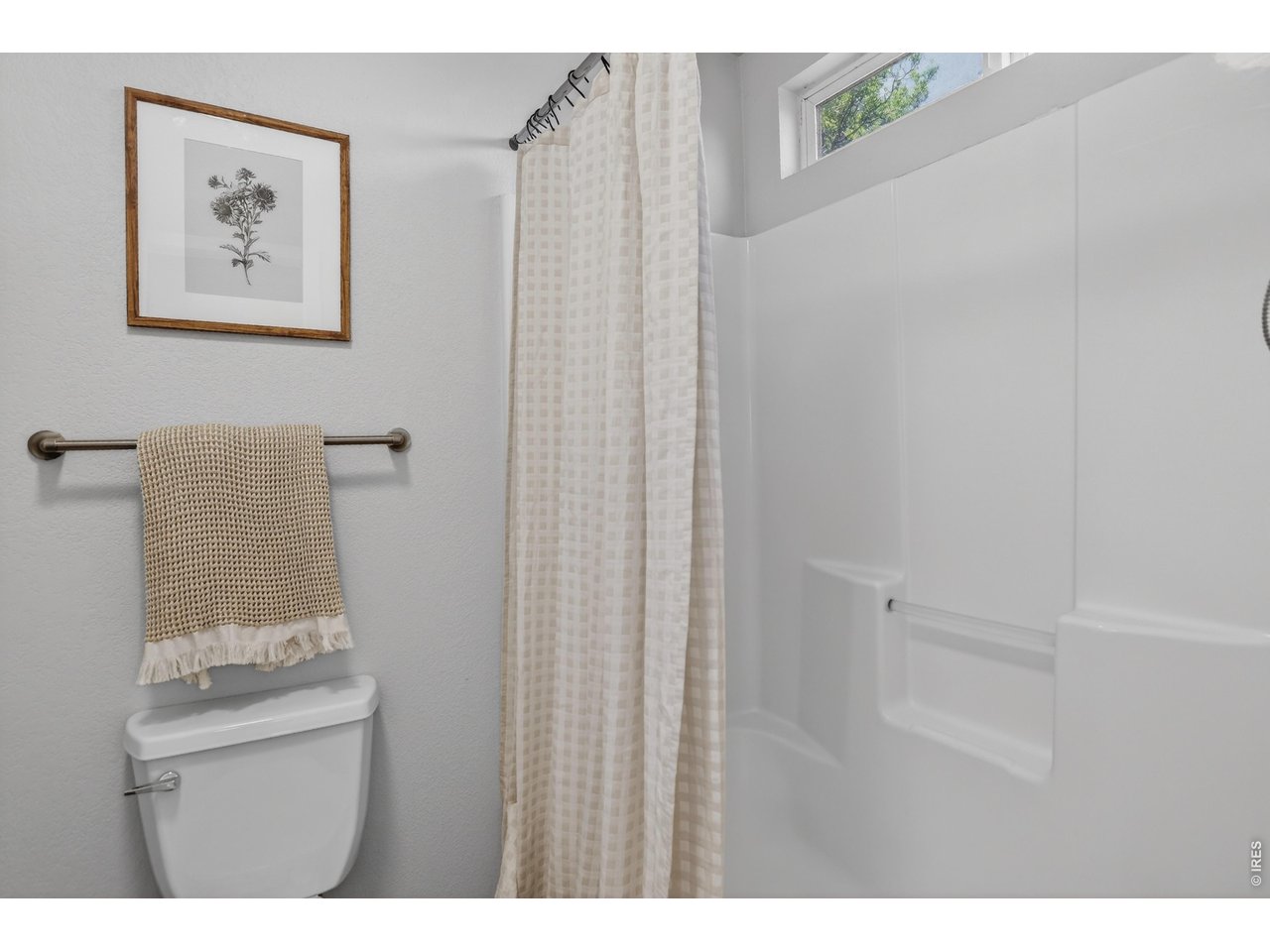 3000 Swan Point Court Evans, CO 80620 - Photo 22 of 38 Full Primary Bath