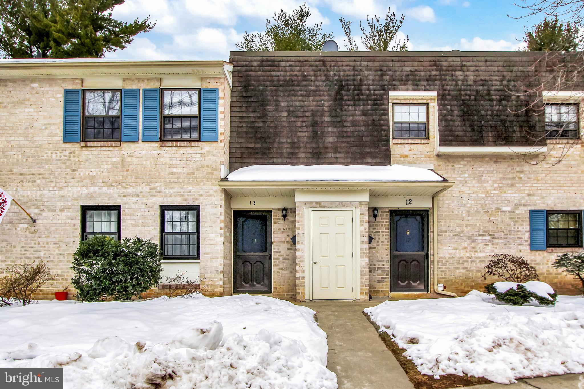 13 Valleybrook Drive Lancaster, PA 17601 - Photo 1 of 22 Main View
