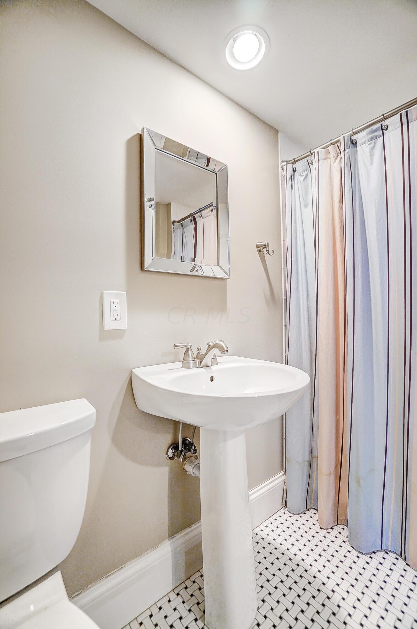 1665 Andover Road Columbus, OH 43212 - Photo 63 of 80 Lower level full bath