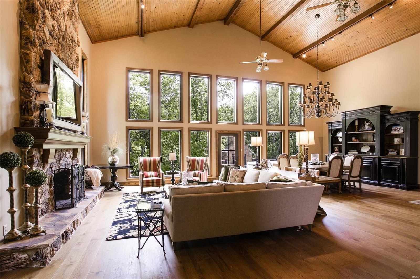9701 Fall Ridge Trail St. Louis, MO 63127 - Photo 4 of 60 Gallery Image 4