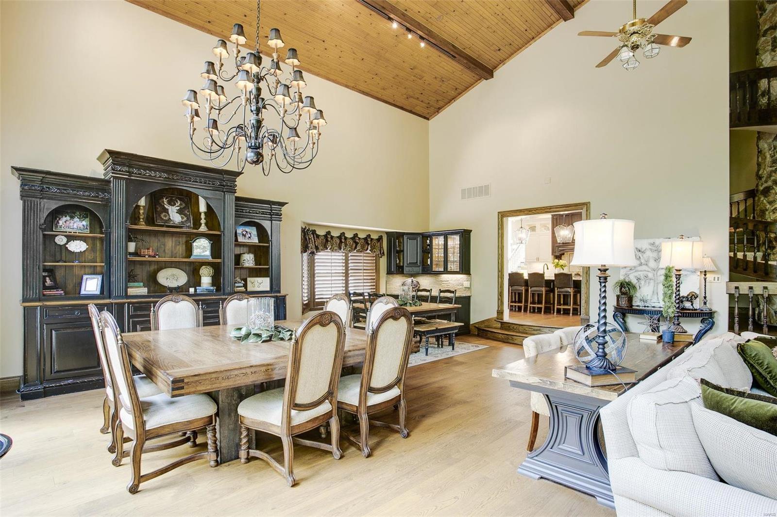 9701 Fall Ridge Trail St. Louis, MO 63127 - Photo 6 of 60 Gallery Image 6