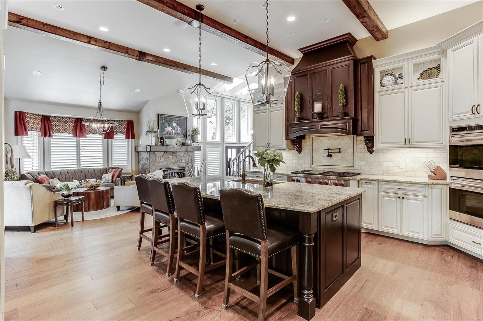 9701 Fall Ridge Trail St. Louis, MO 63127 - Photo 9 of 60 Gallery Image 9