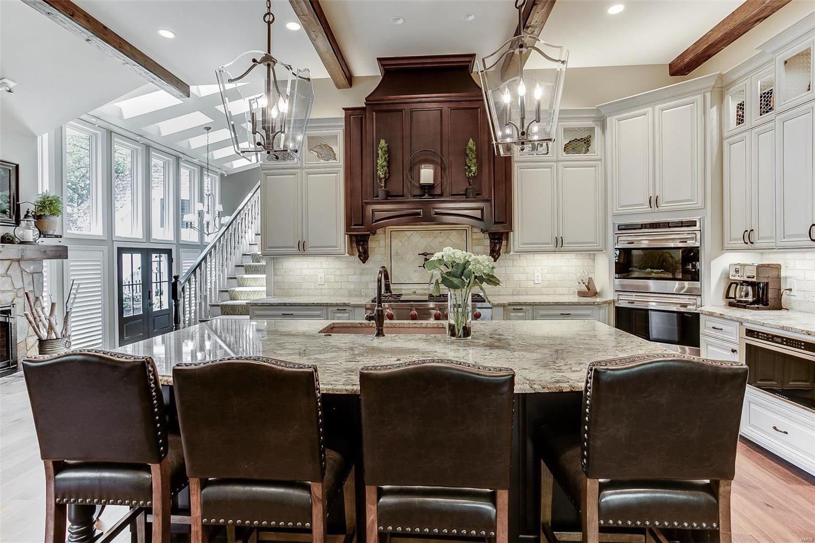 9701 Fall Ridge Trail St. Louis, MO 63127 - Photo 10 of 60 Gallery Image 10