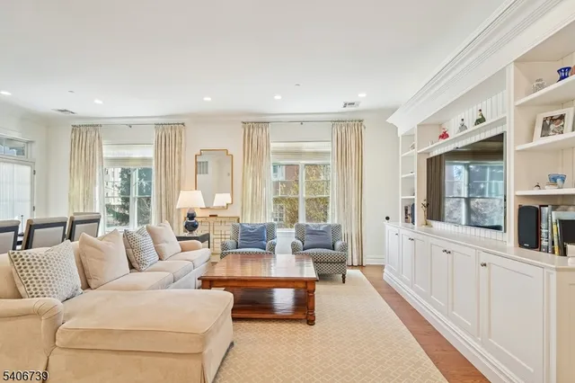 $1,600,000 | 14 Euclid Avenue, Unit 102, Summit, NJ 07901