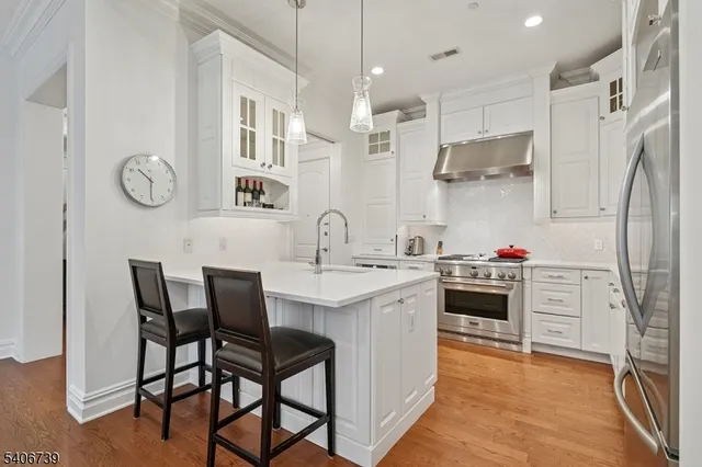 $1,600,000 | 14 Euclid Avenue, Unit 102, Summit, NJ 07901