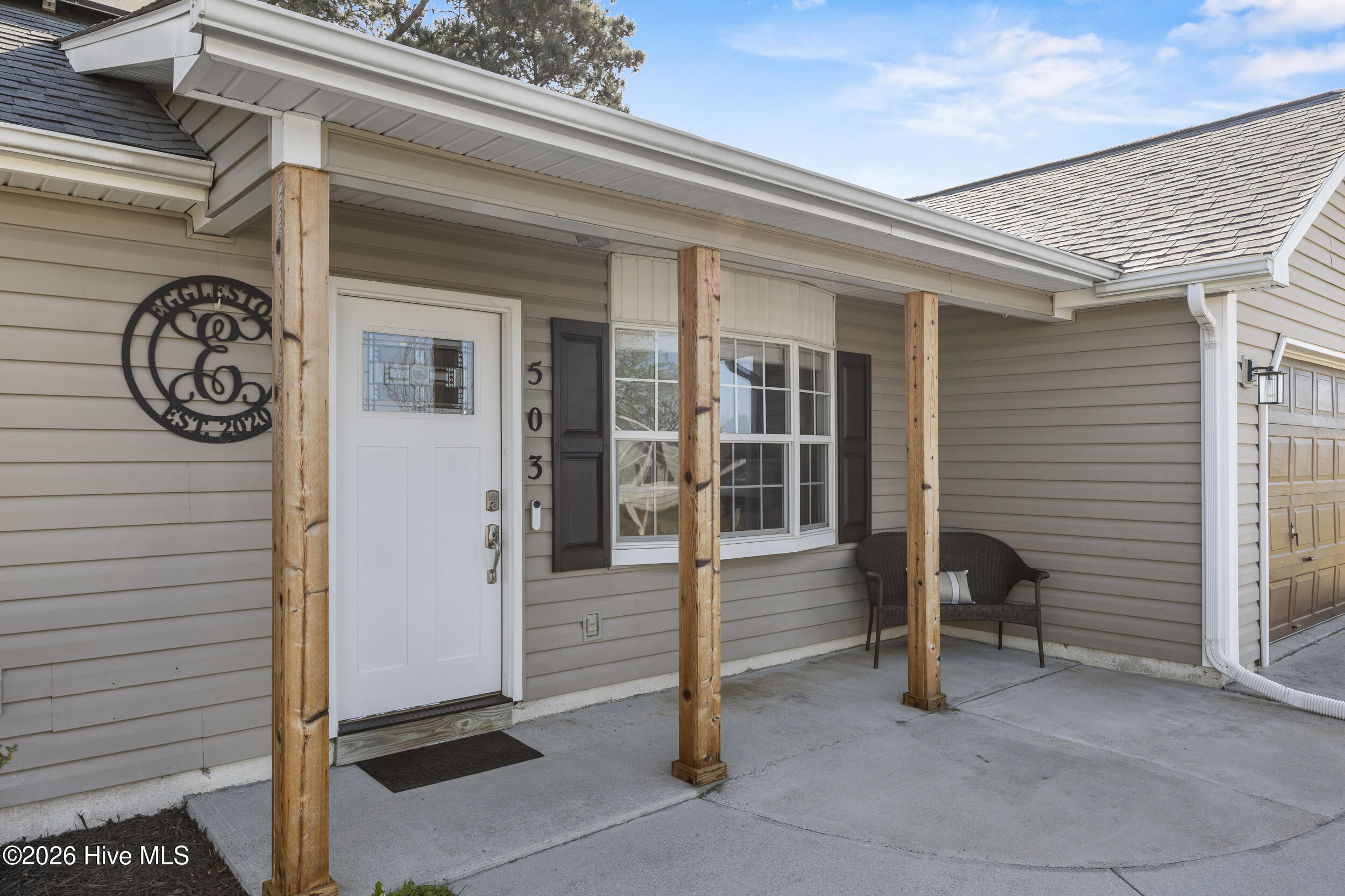 503 Amber Avenue Hubert, NC 28539 - Photo 3 of 25 6_front entryway