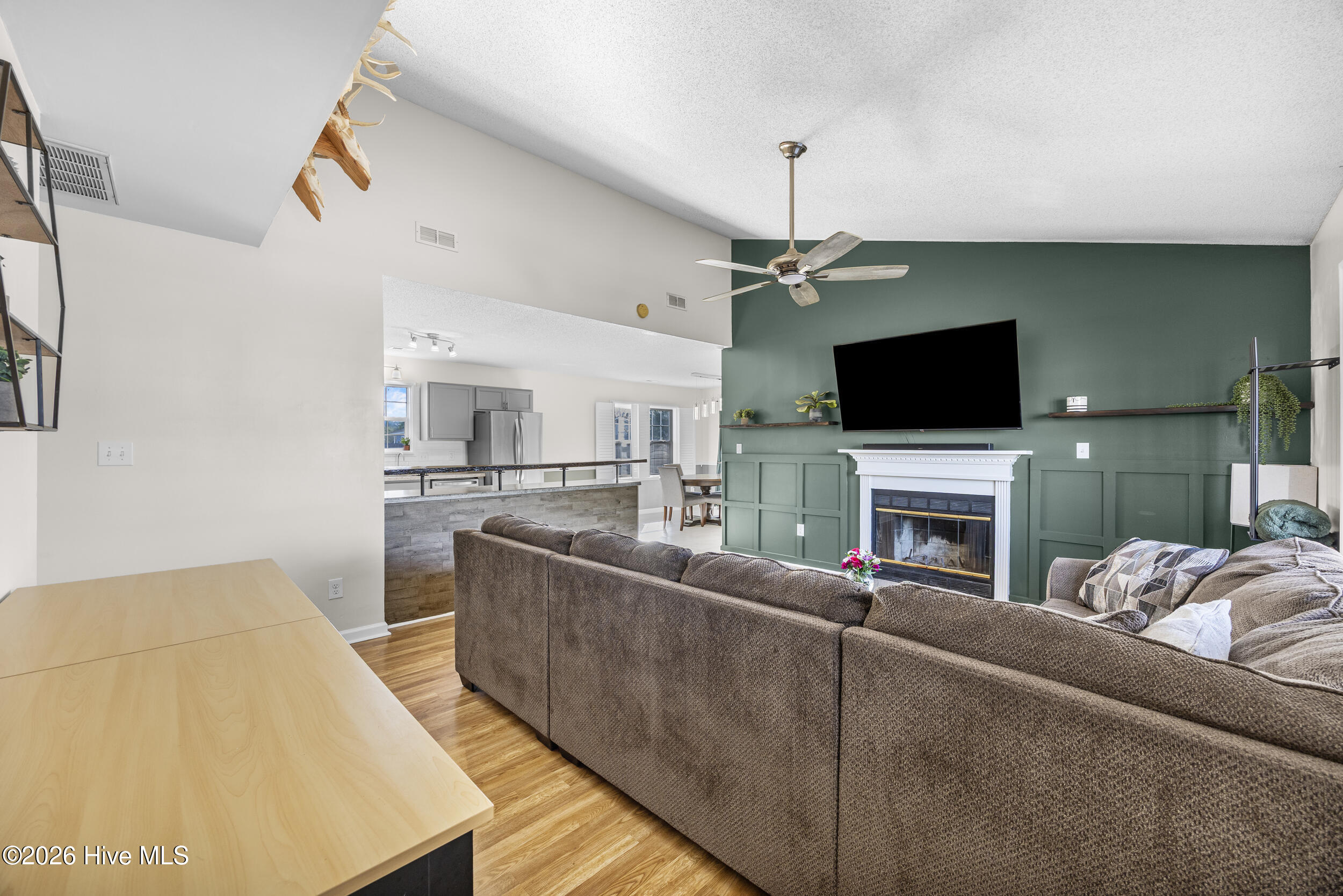 503 Amber Avenue Hubert, NC 28539 - Photo 6 of 25 19_living room