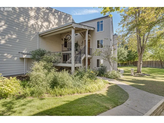 $309,500 | 11656 Southwest Boones Bend Drive, Beaverton, OR 97008