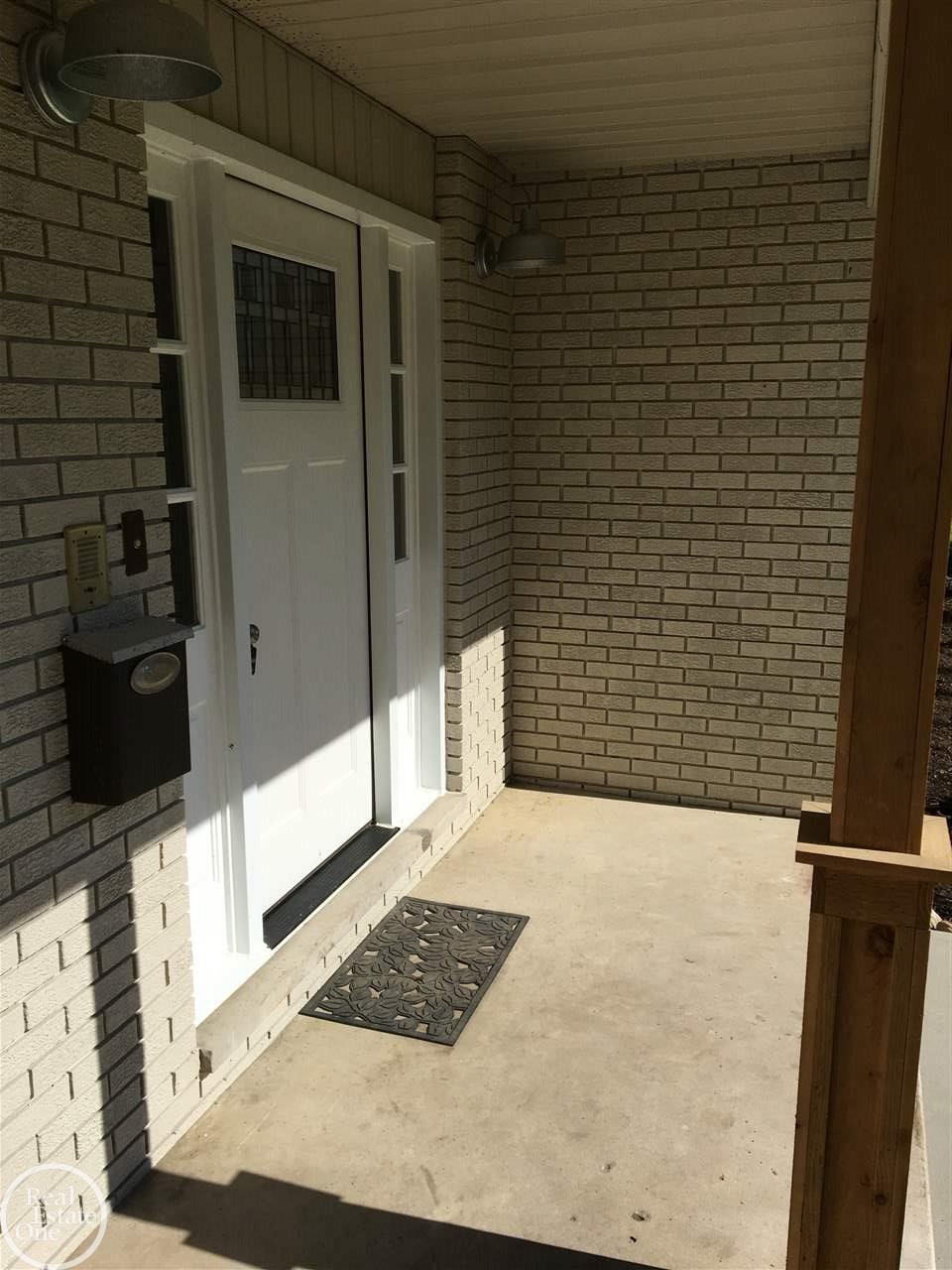 2282 Lakeshore Road Applegate, MI 48401 - Photo 14 of 55