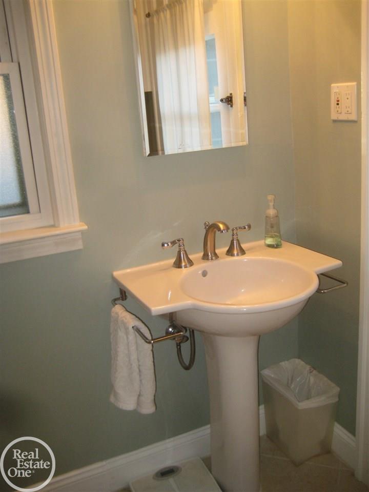 268 Moran Road Grosse Pointe Farms, MI 48236 - Photo 33 of 64
