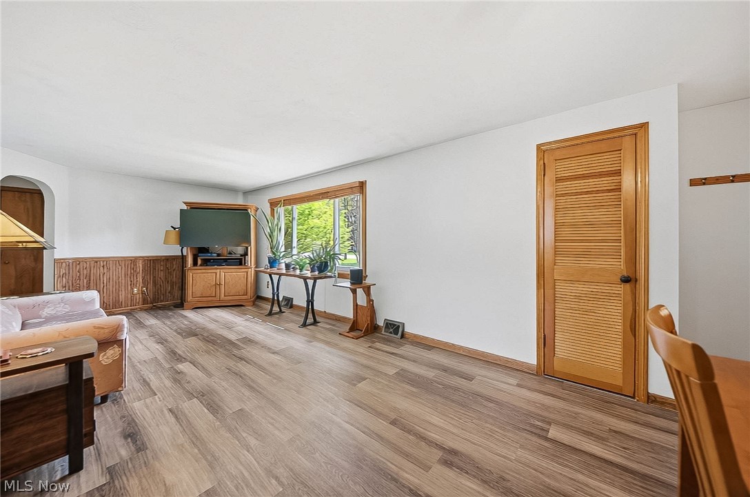 10129 East River Road Elyria, OH 44035 - Photo 2 of 35