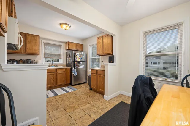 $114,900 | 3206 North Indiana Avenue, Peoria, IL 61603