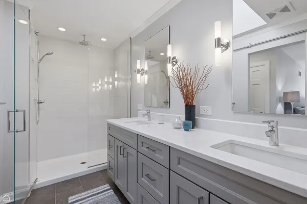 $995,000 | 5901 North Newark Avenue, Chicago, IL 60631