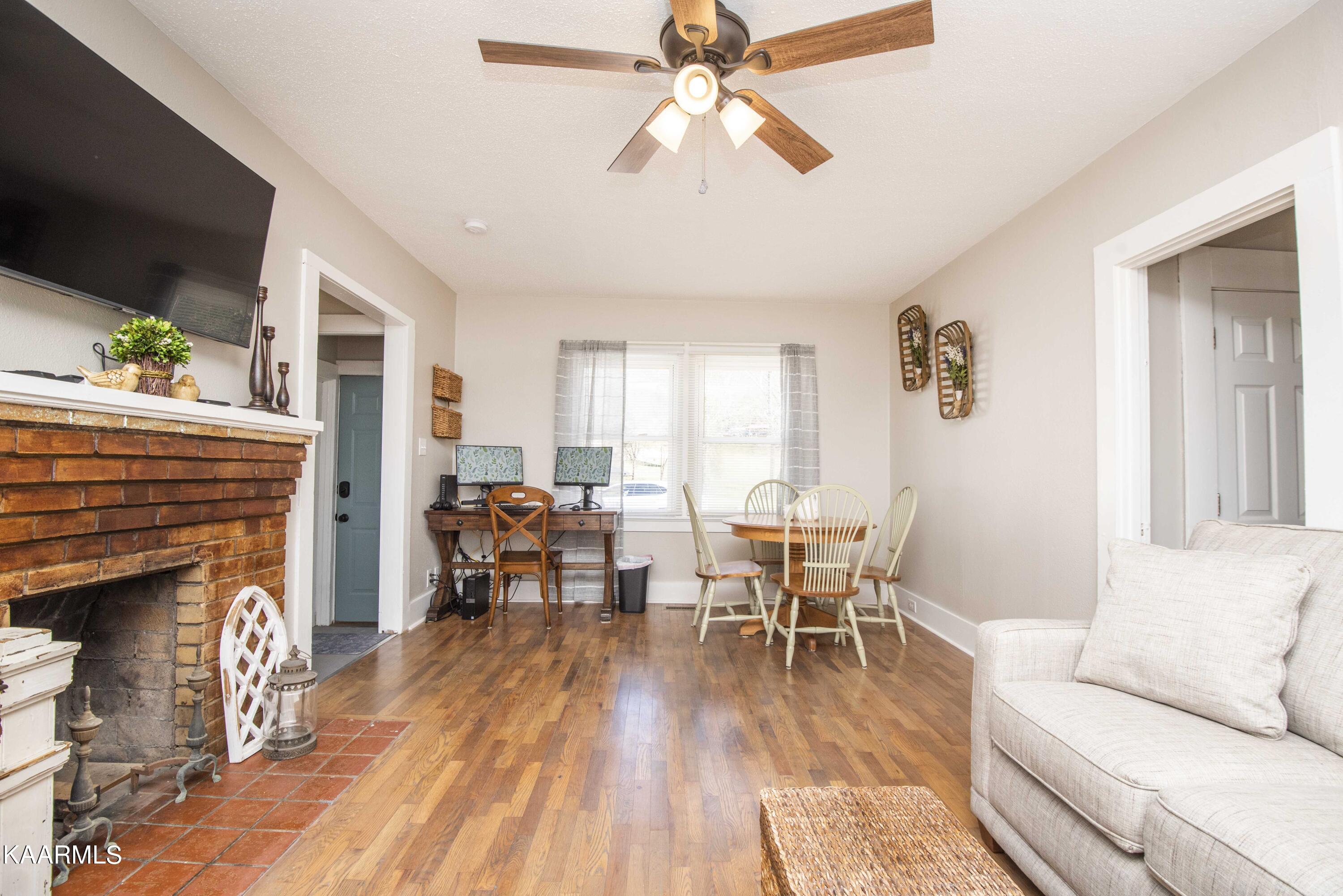 1011 Ruritan Road Harriman, TN 37748 - Photo 3 of 13 living 1_1