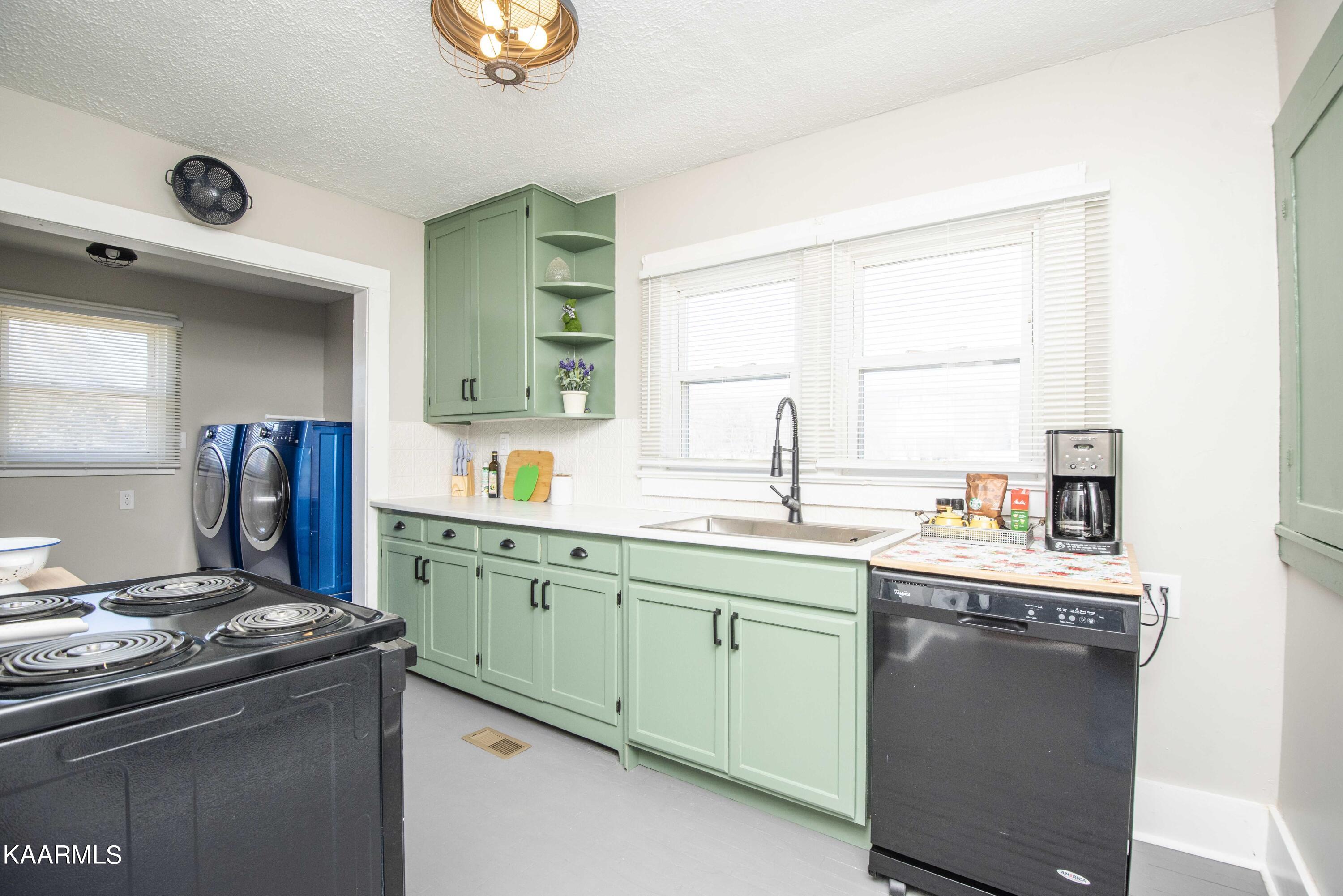 1011 Ruritan Road Harriman, TN 37748 - Photo 6 of 13 kitchen_1