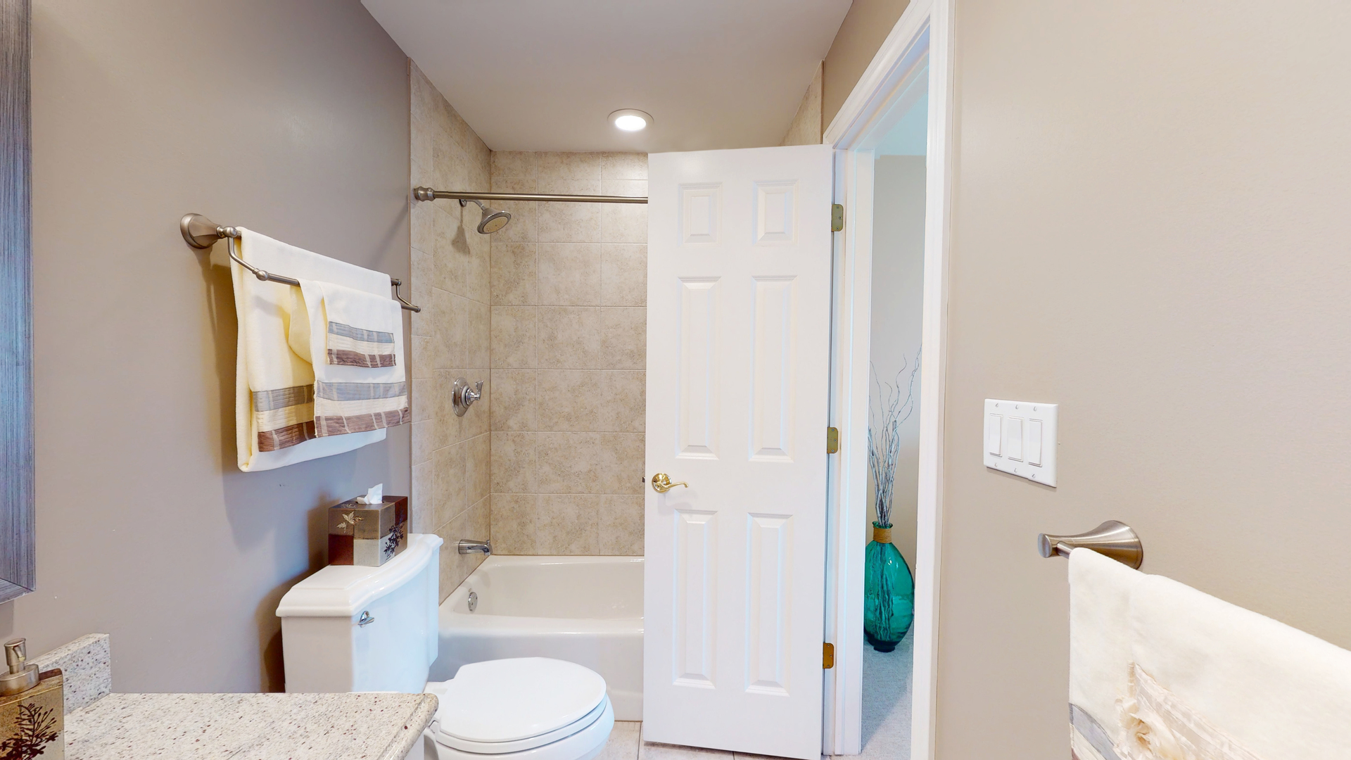 S564 Old York Road Elmhurst, IL 60126 - Photo 26 of 41 a bathroom with a toilet and a shower