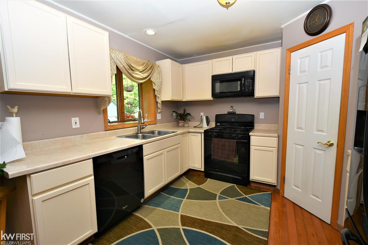 6186 Beecher Road Flint, MI 48532 - Photo 20 of 33 50013931-19.JPG