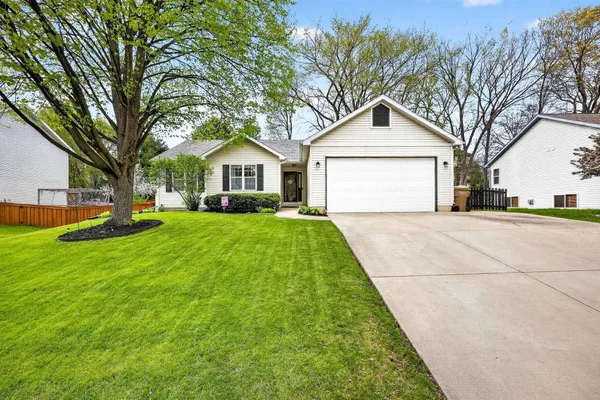 $450,000 | 5146 Oak Valley Drive, Madison, WI 53704