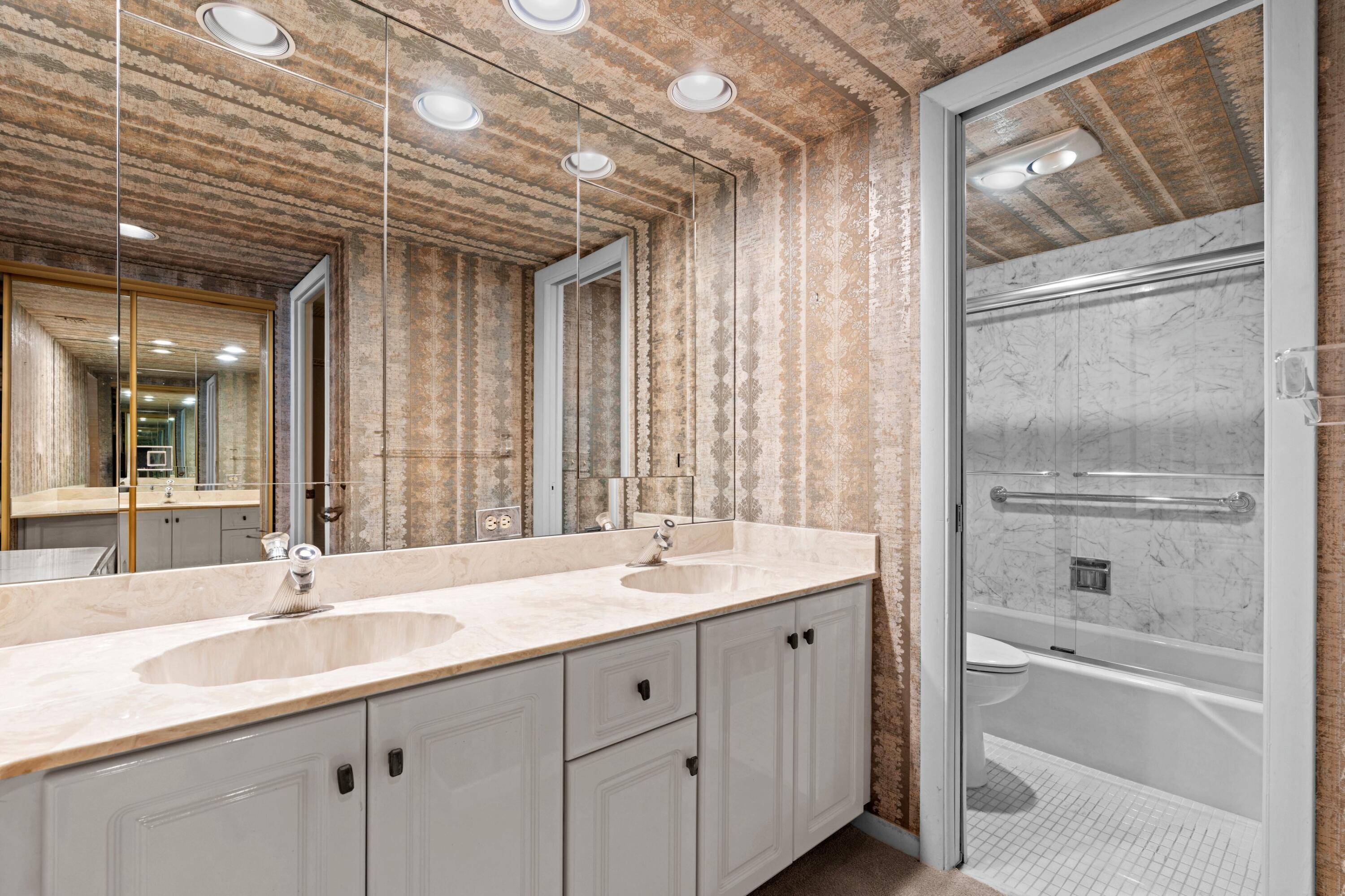 2121 North Ocean Boulevard, Unit 1604E Boca Raton, FL 33431 - Photo 10 of 48 Primary Bathroom