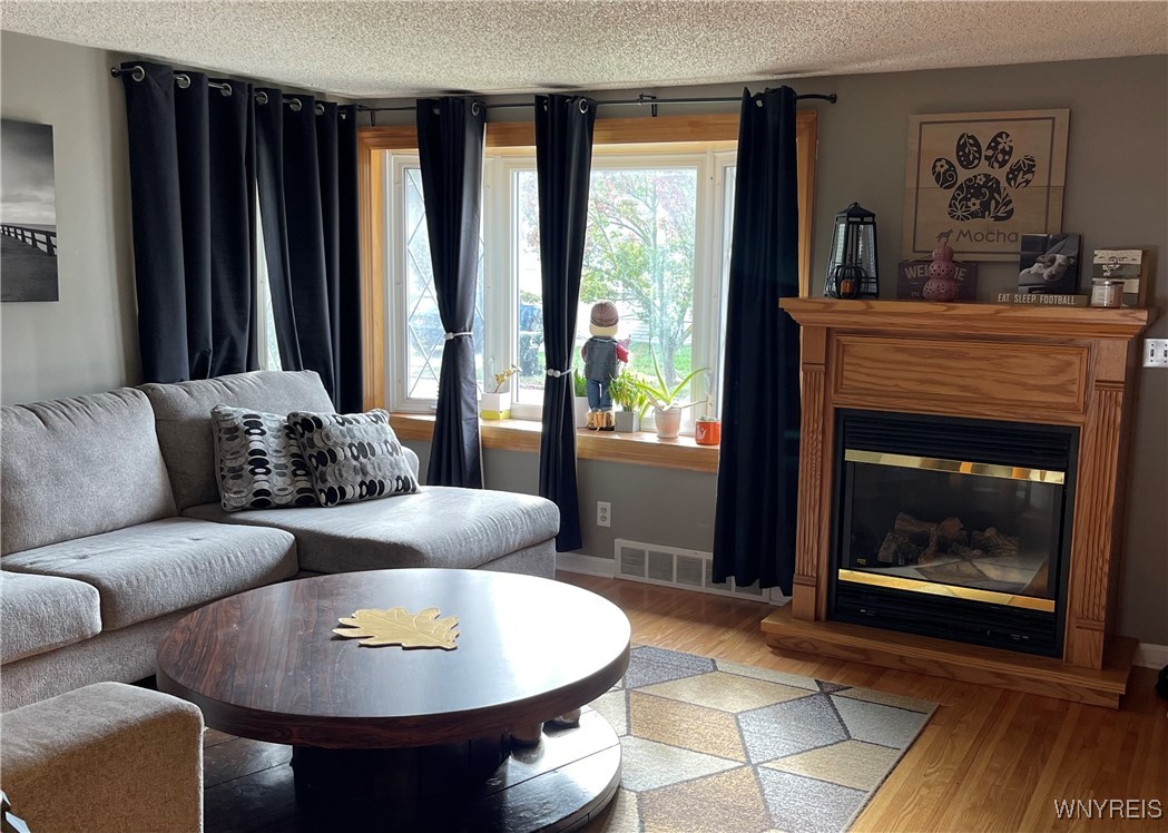 41 Rochelle Park Tonawanda, NY 14150 - Photo 4 of 24