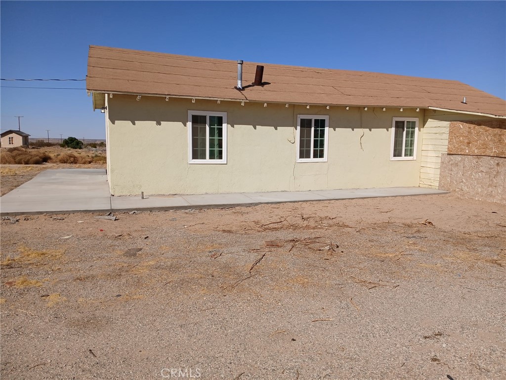 37712 210th Street East Palmdale, CA 93591 - Photo 9 of 12 a front view of a house