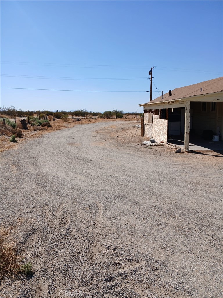37712 210th Street East Palmdale, CA 93591 - Photo 10 of 12 a view of a terrace with skyline