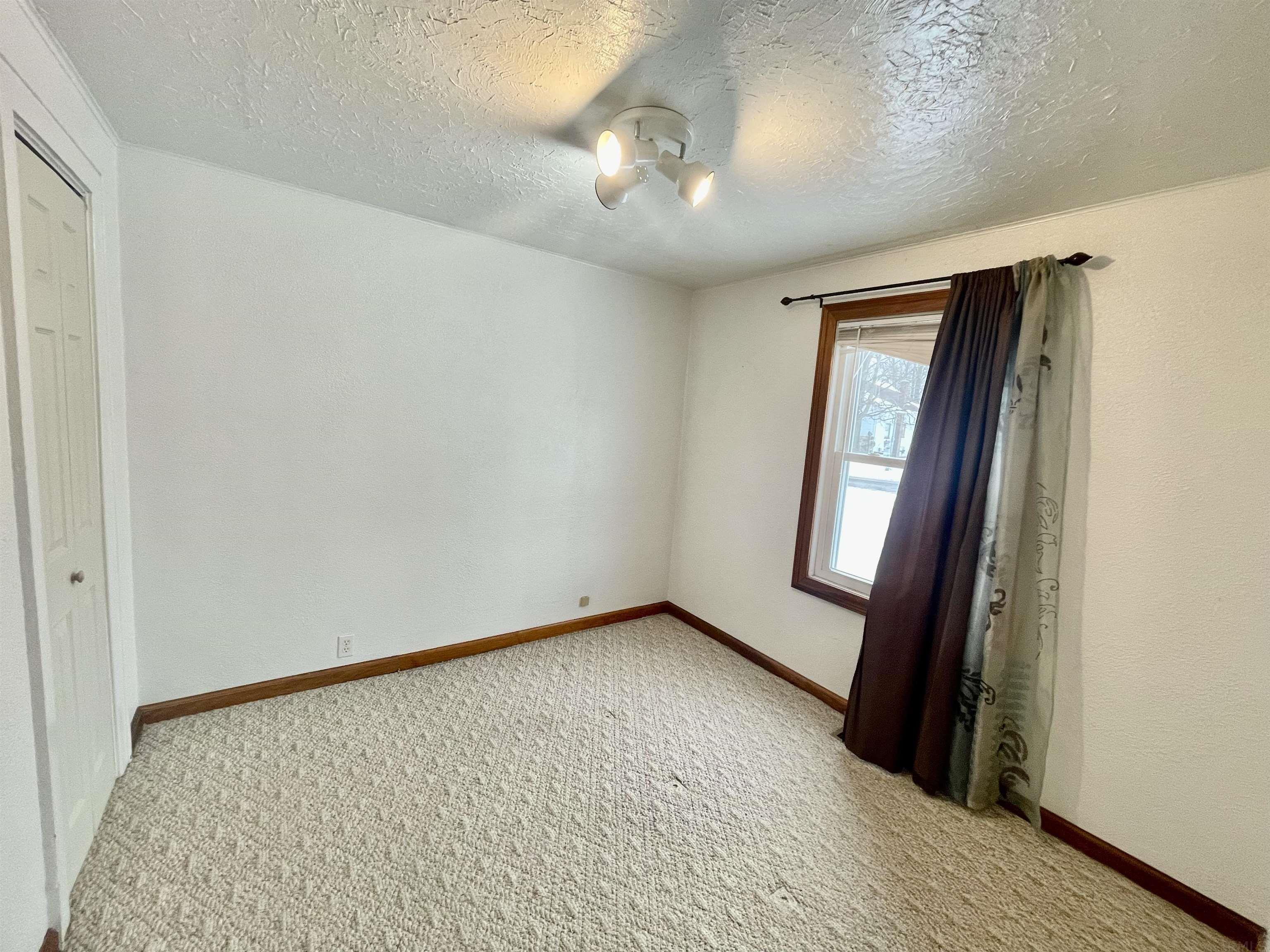 7009 East Harrold Road Churubusco, IN 46723 - Photo 6 of 10 Gallery Image 6