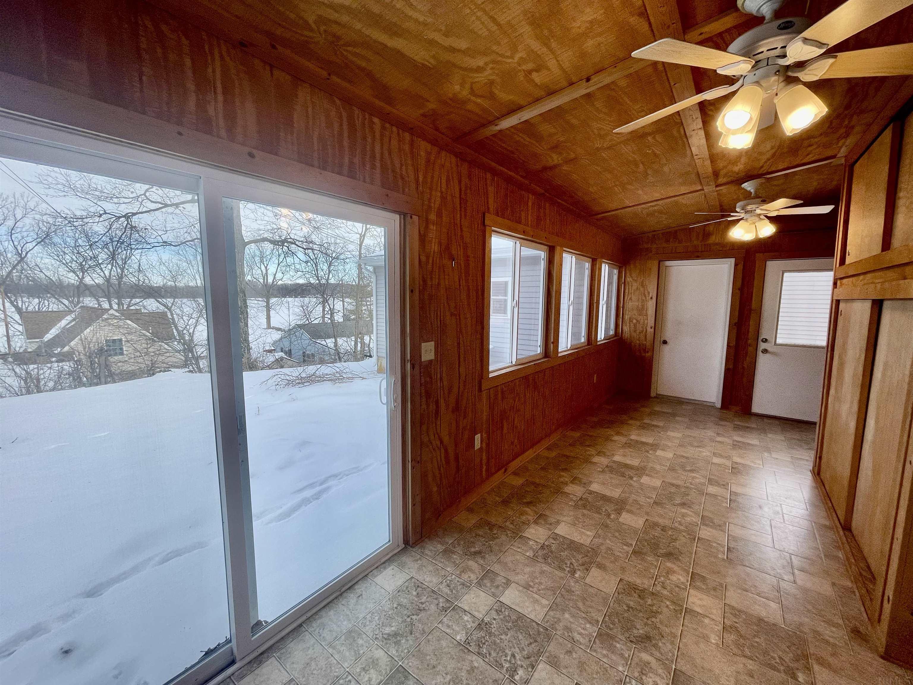 7009 East Harrold Road Churubusco, IN 46723 - Photo 7 of 10 Gallery Image 7
