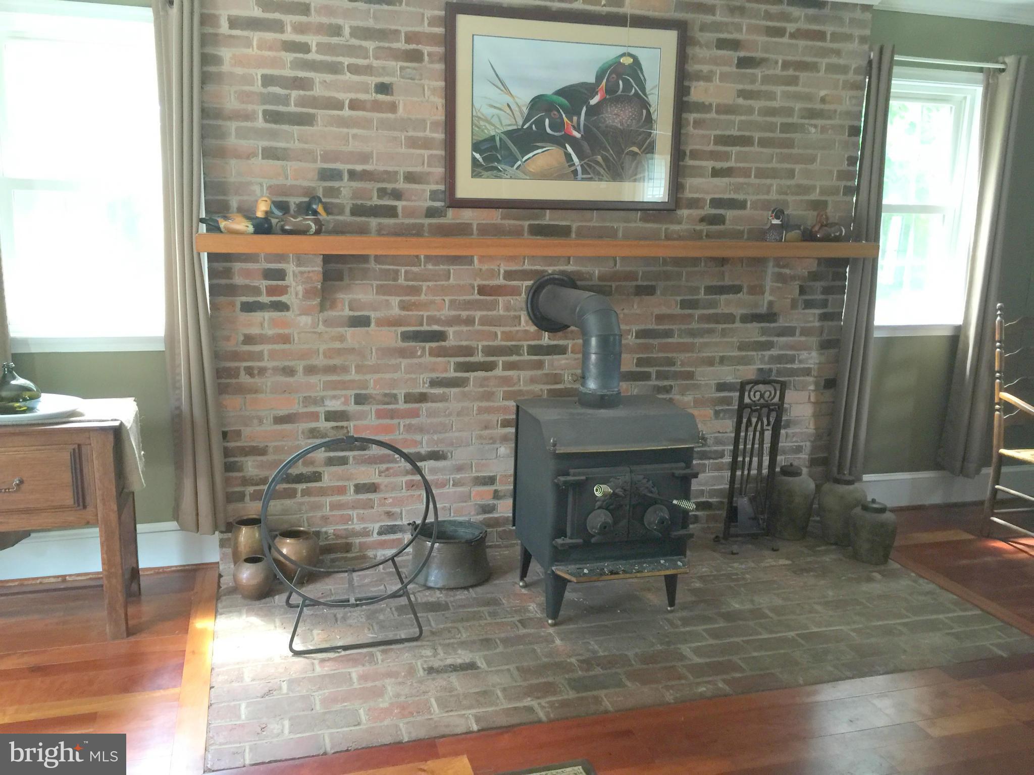 107 Martin Road Chester, MD 21619 - Photo 3 of 16 Interior (General)