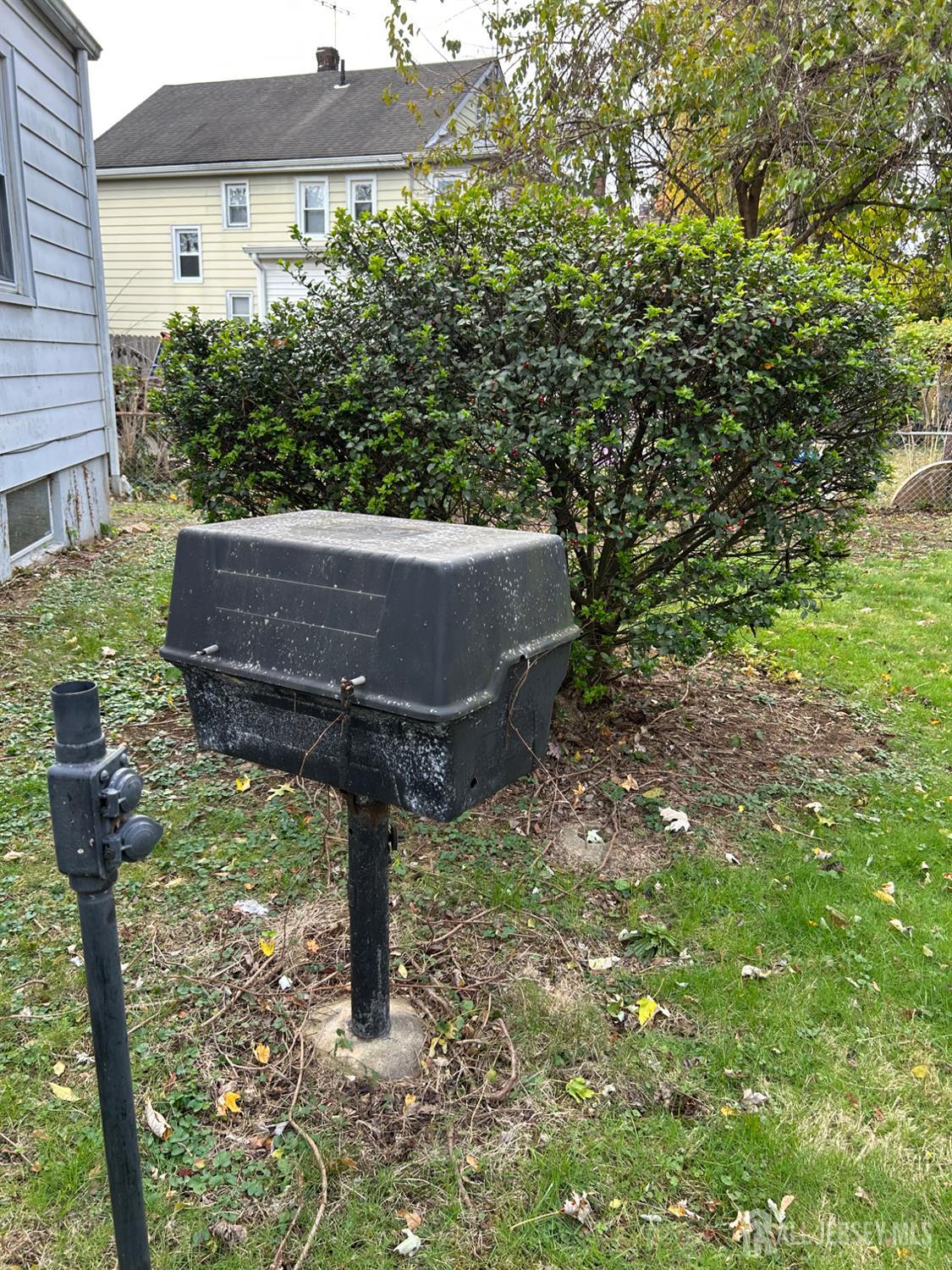 518 2nd Street Dunellen, NJ 08812 - Photo 13 of 14 a view of yard with green space