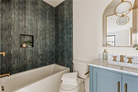 $3,395,000 | 8344 McConnell Avenue, Los Angeles, CA 90045