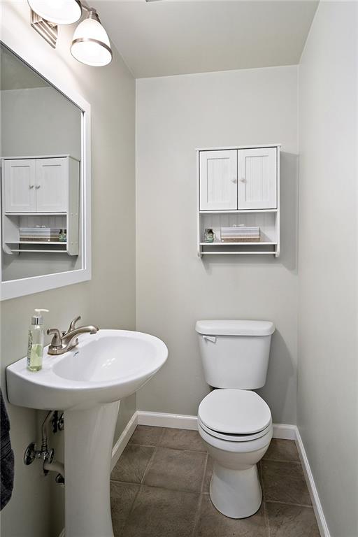 252 Parkedge Road Pittsburgh, PA 15220 - Photo 12 of 25 Gallery Image 12