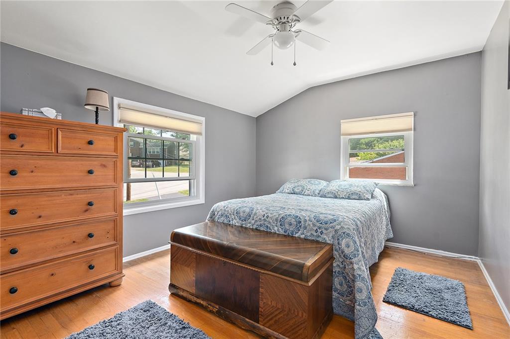252 Parkedge Road Pittsburgh, PA 15220 - Photo 14 of 25 Gallery Image 14