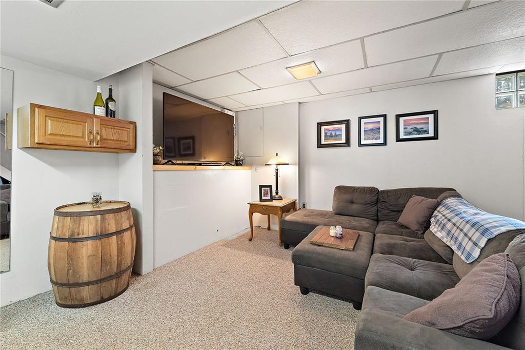 252 Parkedge Road Pittsburgh, PA 15220 - Photo 17 of 25 Gallery Image 17