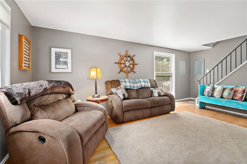 252 Parkedge Road Pittsburgh, PA 15220 - Photo 4 of 25 Gallery Image 4