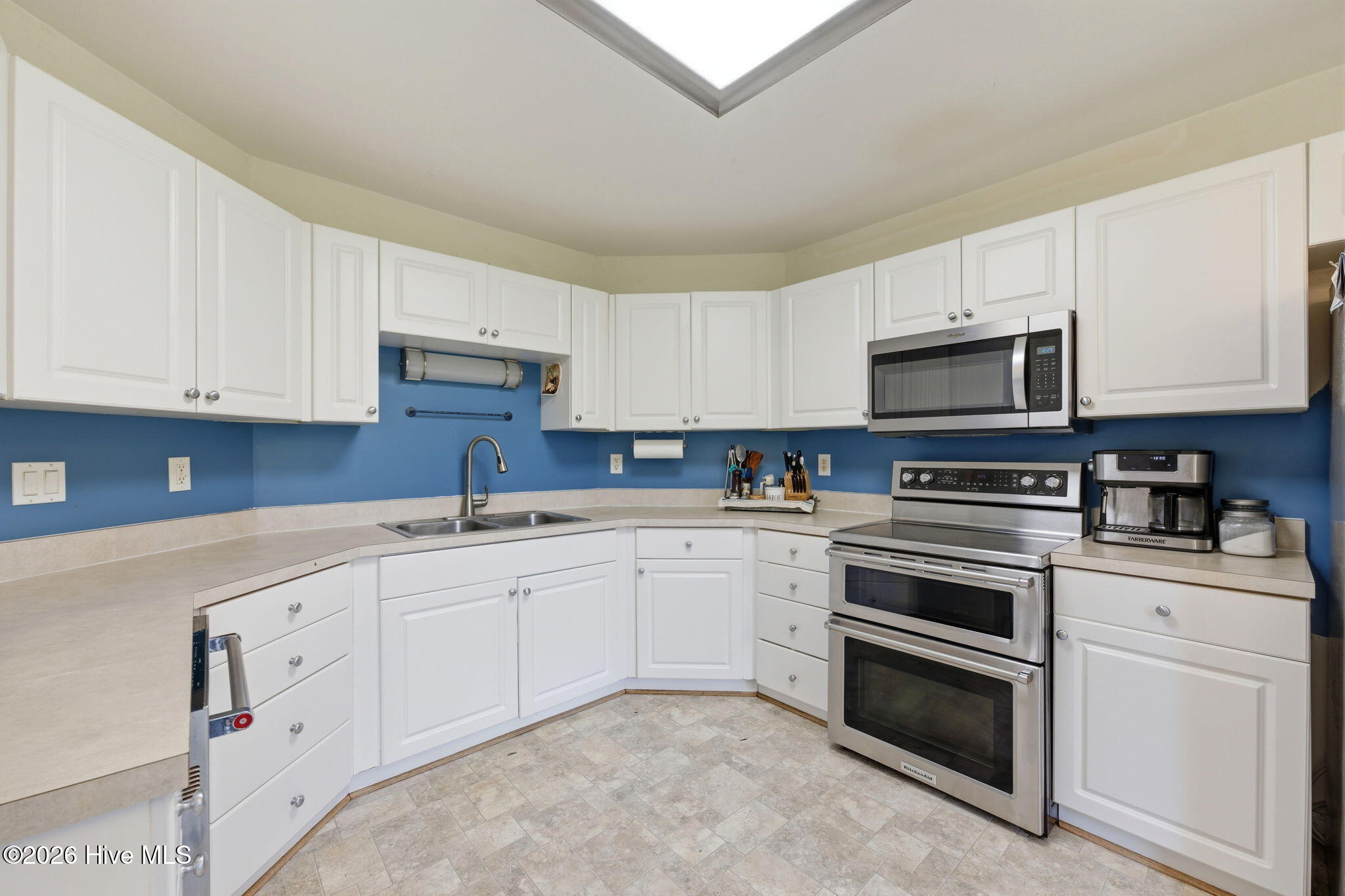 413 Lafitte Way New Bern, NC 28560 - Photo 10 of 45 38-web-or-mls-DSC_9003