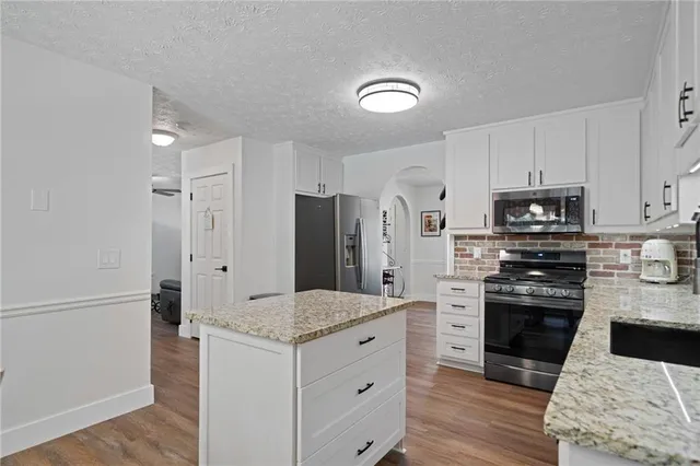 $399,000 | 3180 Victoria Ridge Court Southeast, Loganville, GA 30052