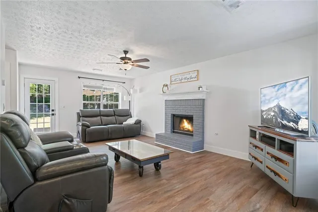 $399,000 | 3180 Victoria Ridge Court Southeast, Loganville, GA 30052