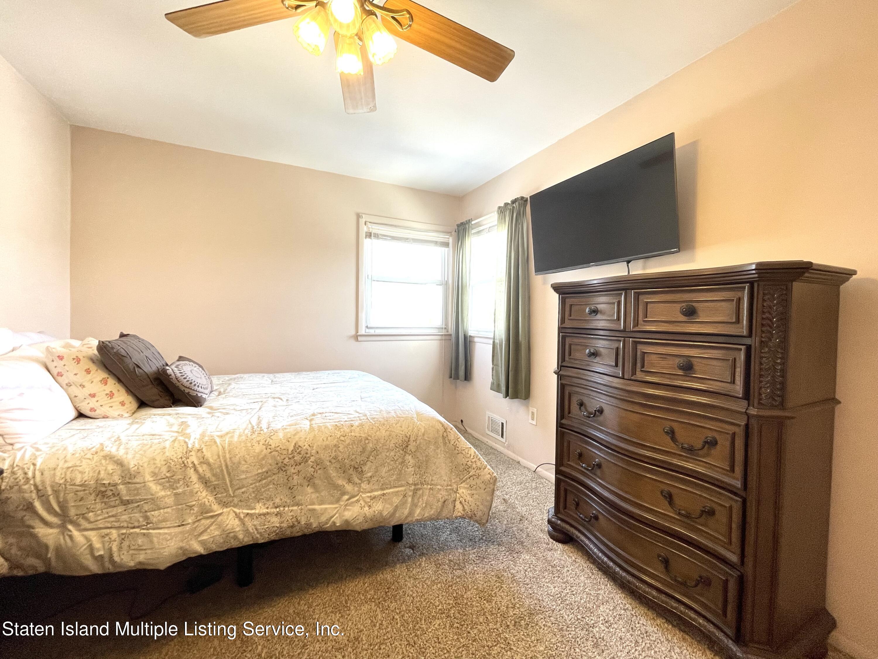 53 School Road Staten Island, NY 10305 - Photo 14 of 21 IMG_2370