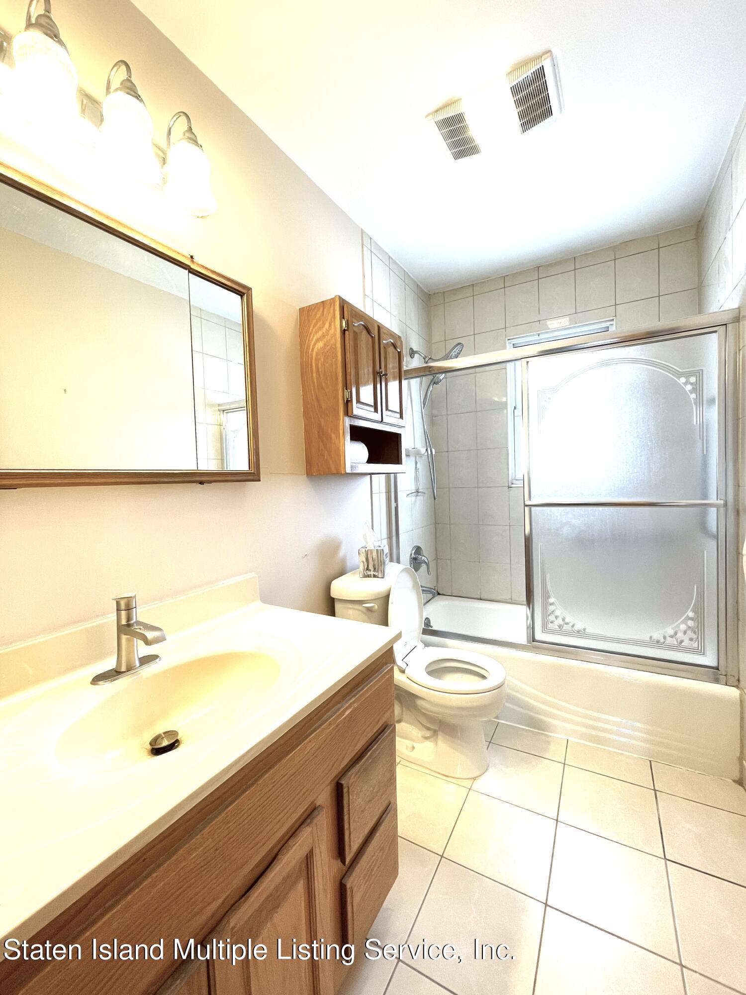 53 School Road Staten Island, NY 10305 - Photo 16 of 21 IMG_2375