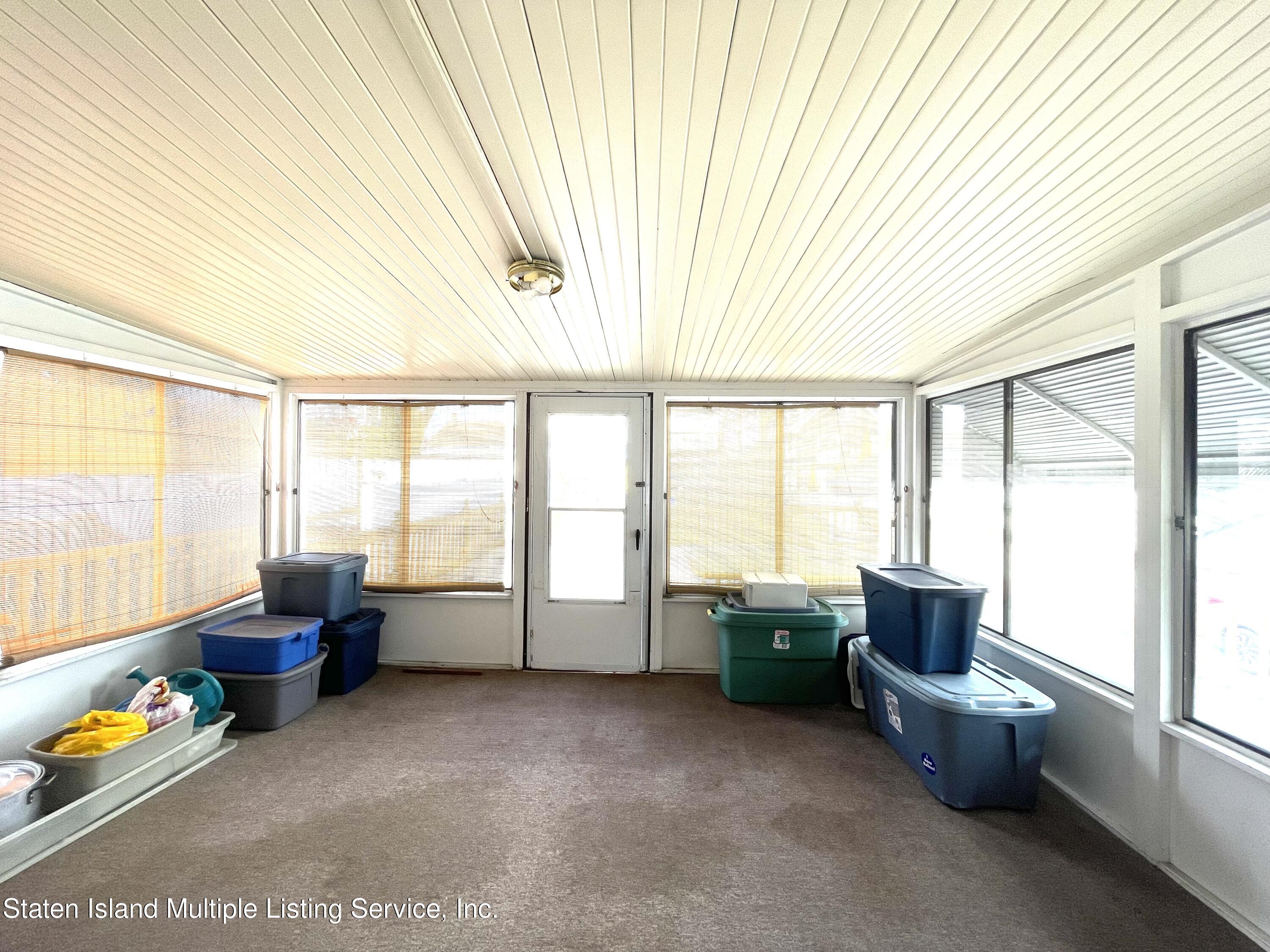 53 School Road Staten Island, NY 10305 - Photo 18 of 21 IMG_2413