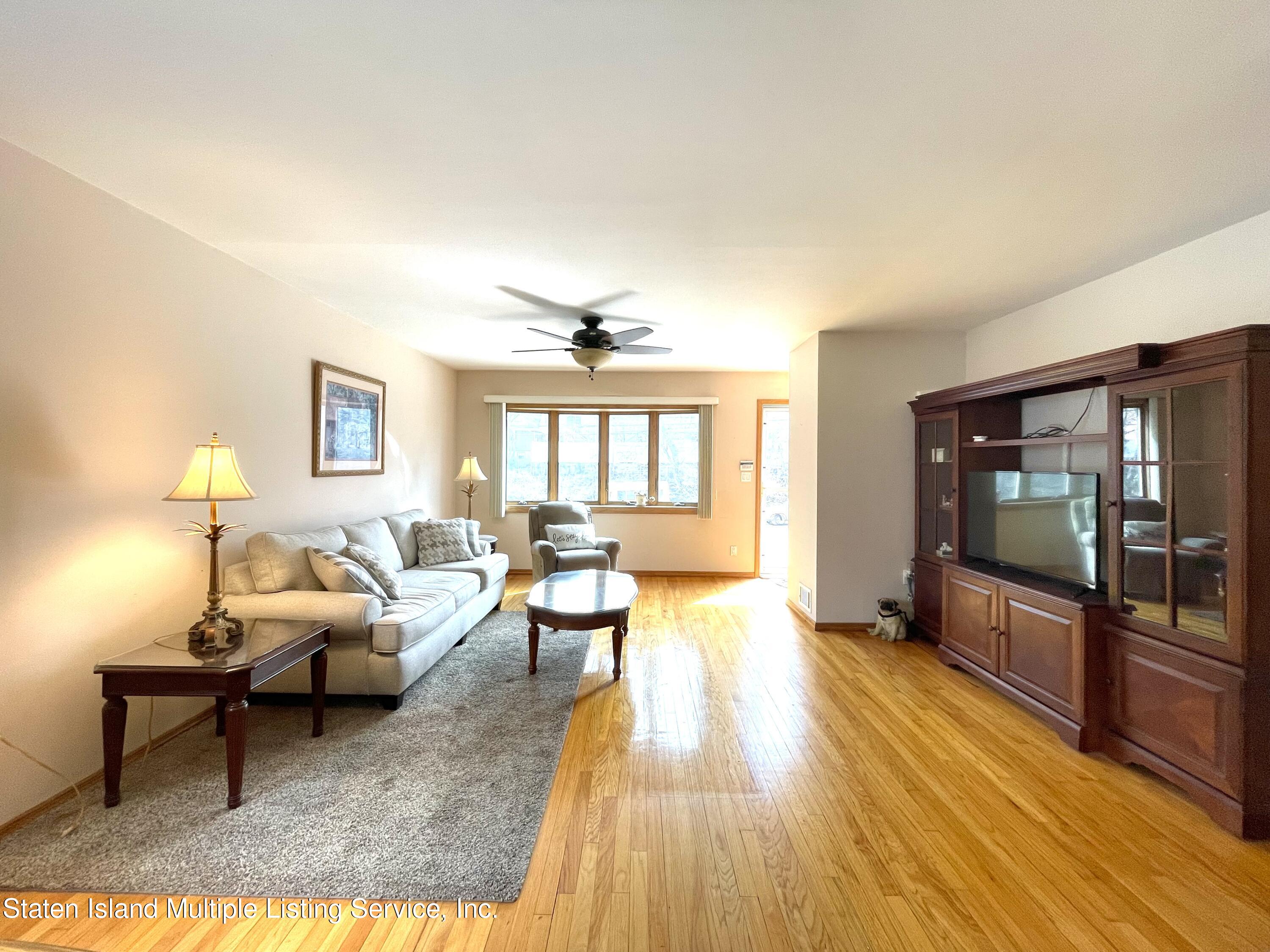 53 School Road Staten Island, NY 10305 - Photo 6 of 21 IMG_2390