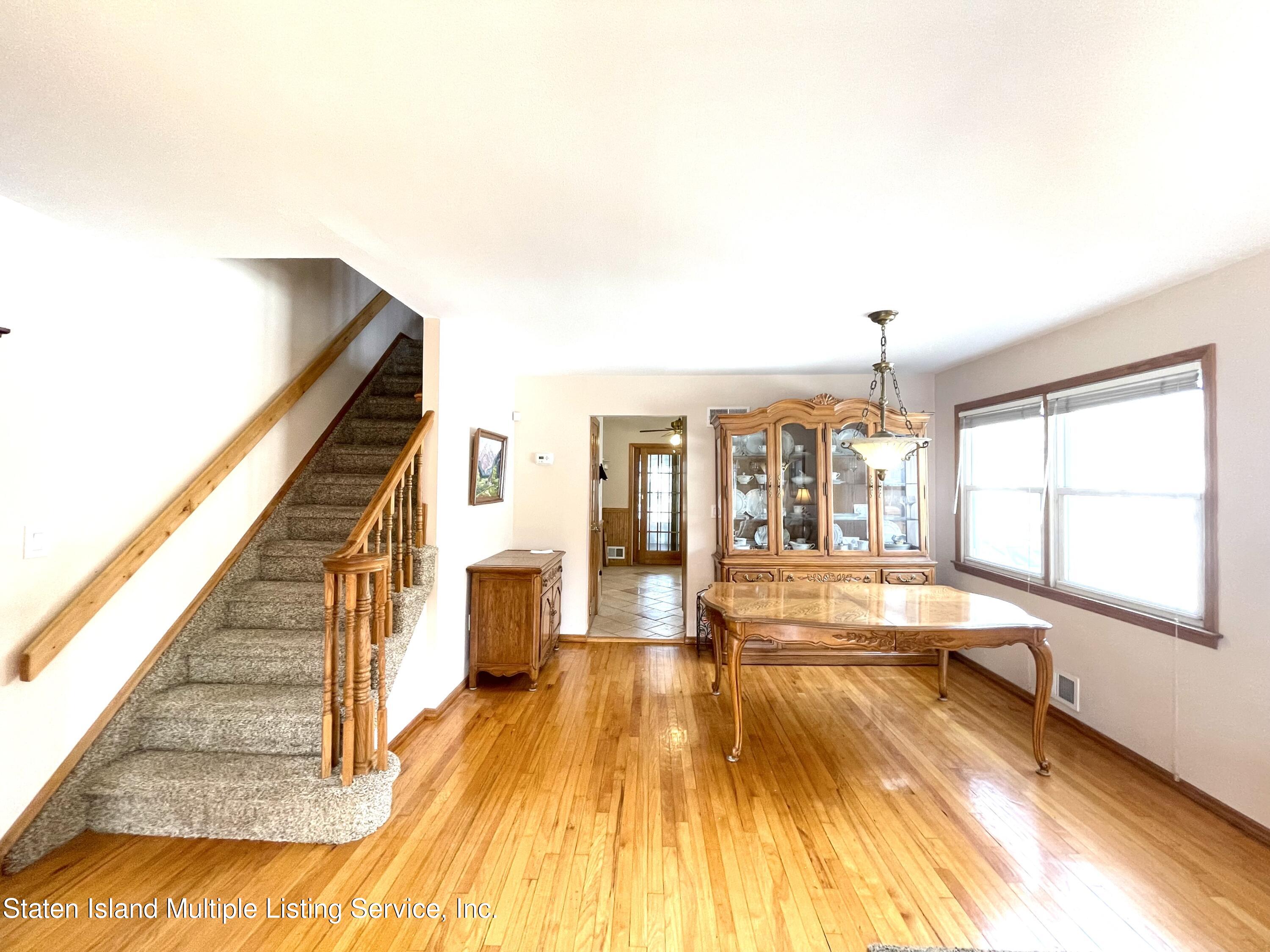 53 School Road Staten Island, NY 10305 - Photo 8 of 21 IMG_2399