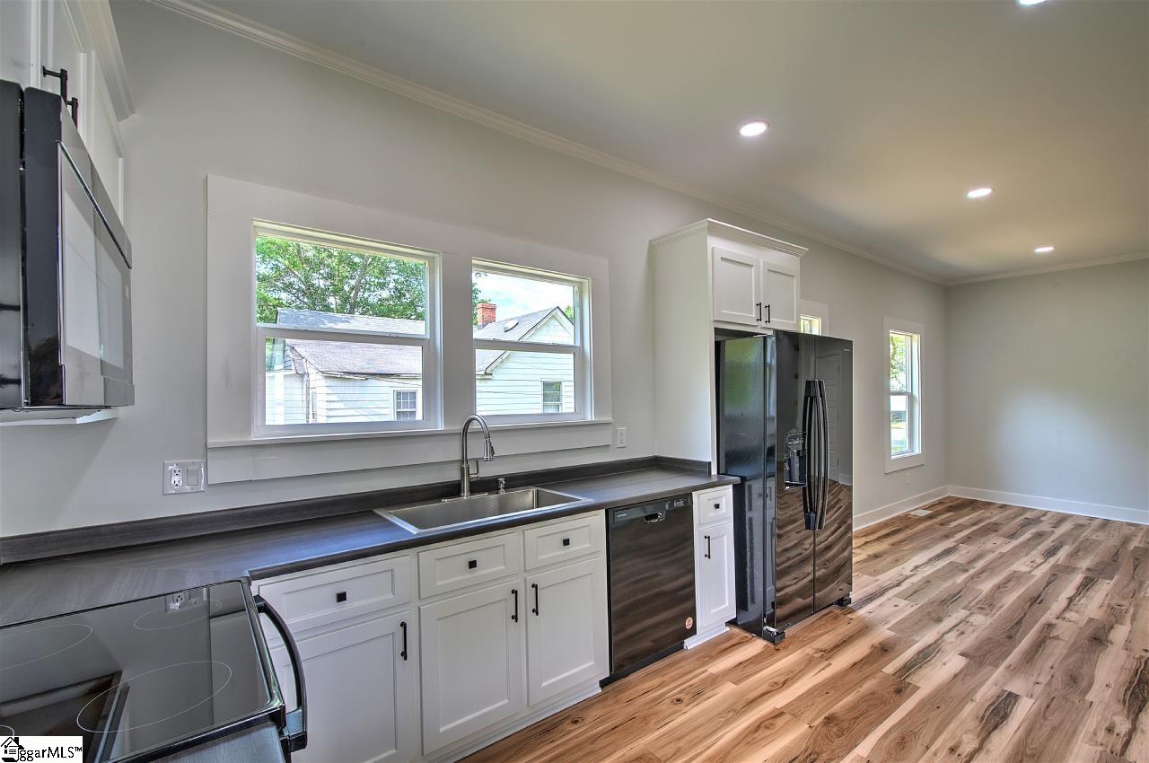 1 Townsend Street Laurens, SC 29360 - Photo 17 of 22