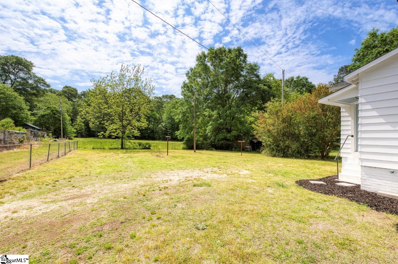 1 Townsend Street Laurens, SC 29360 - Photo 18 of 22