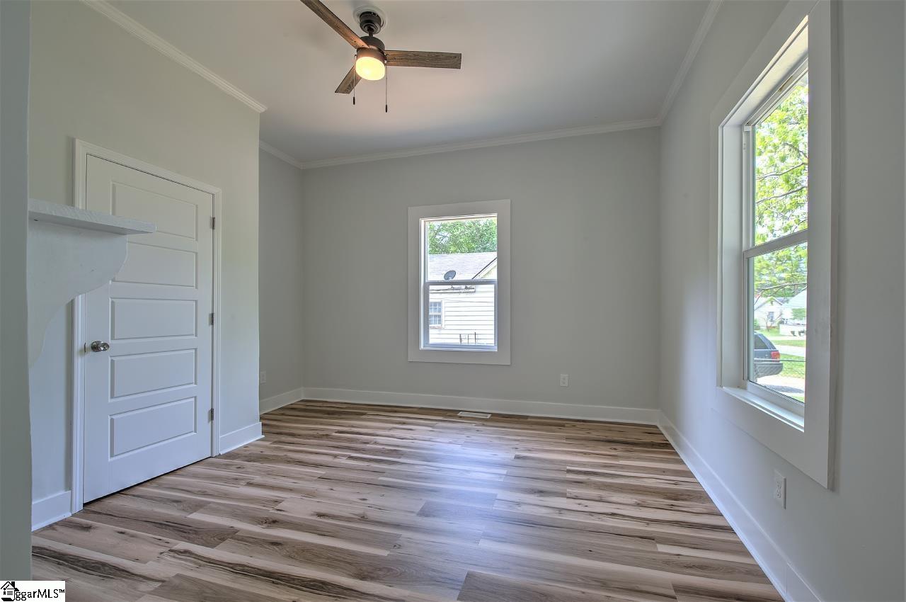 1 Townsend Street Laurens, SC 29360 - Photo 4 of 22