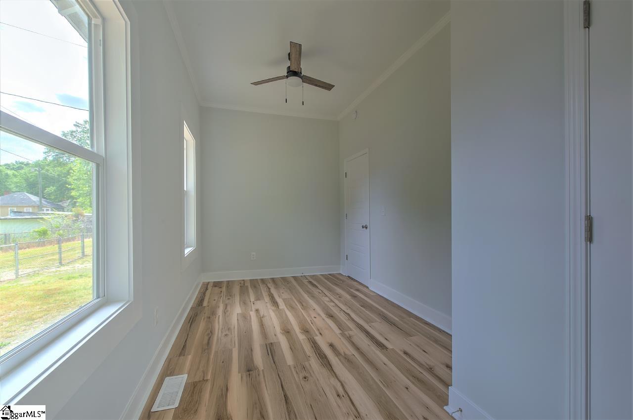 1 Townsend Street Laurens, SC 29360 - Photo 7 of 22