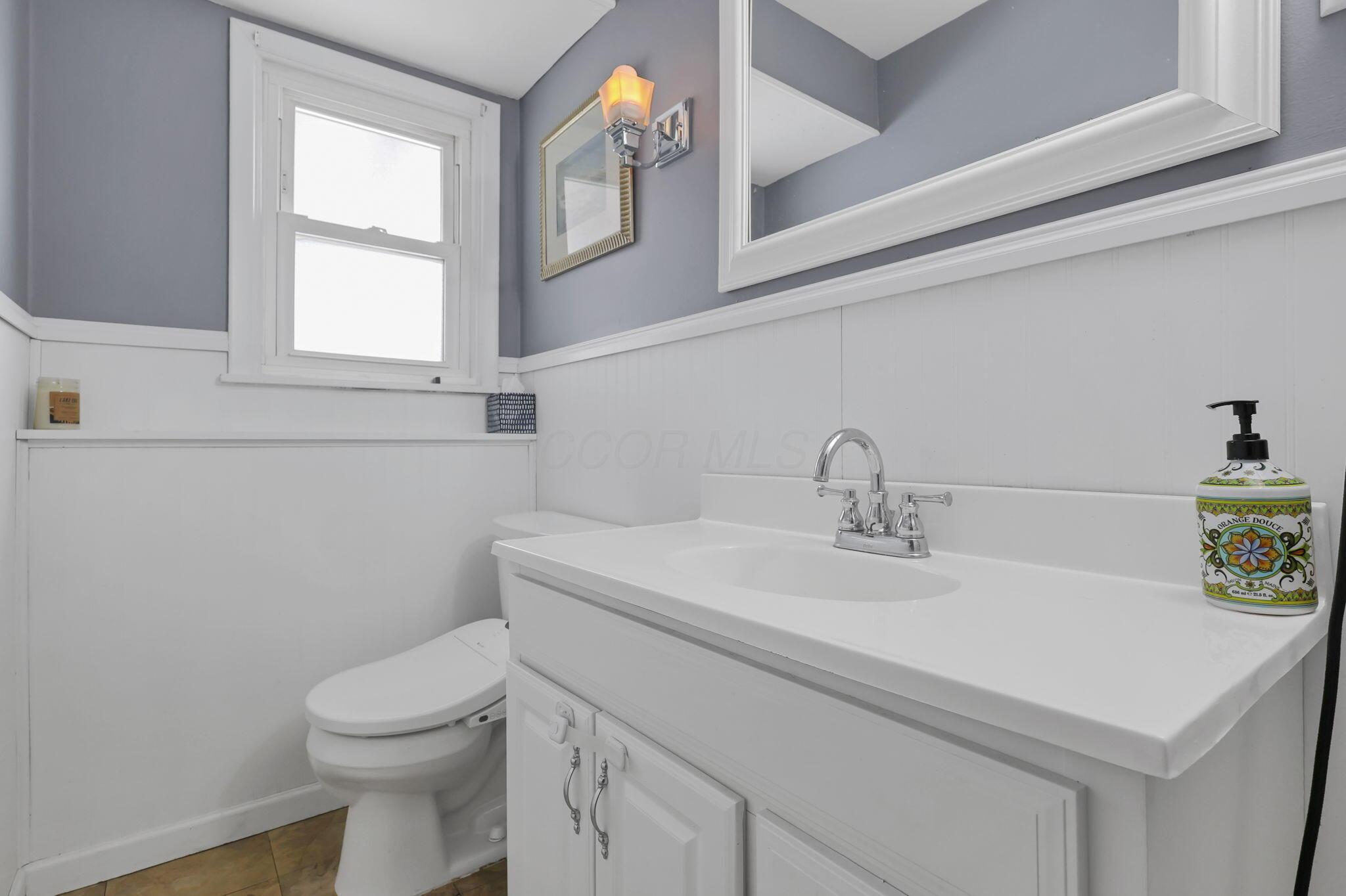 1065 Bernard Road Columbus, OH 43221 - Photo 39 of 58 Powder Room