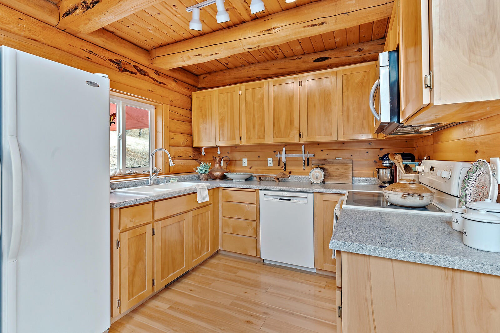 5535 Kane Creek Road Central Point, OR 97502 - Photo 13 of 78 17_KCR_17_mls
