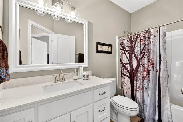 $424,950 | 712 East 110th Terrace, Kansas City, MO 64131